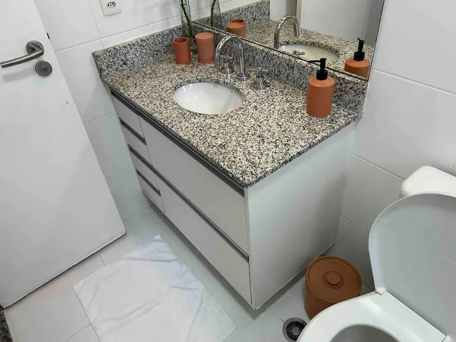 Appartamento Lk1005 Espacoso Apartamento Com Vista Da Vibrante Rua Augusta San Paolo