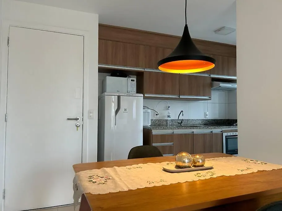 Appartamento Lk1005 Espacoso Apartamento Com Vista Da Vibrante Rua Augusta San Paolo