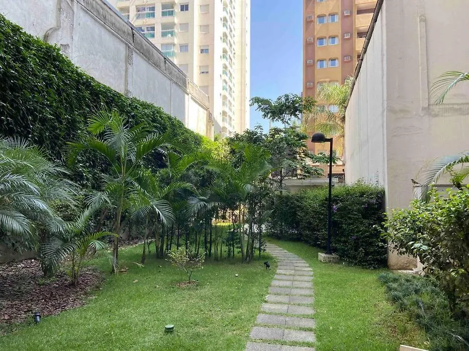 Appartamento Lk1005 Espacoso Apartamento Com Vista Da Vibrante Rua Augusta San Paolo